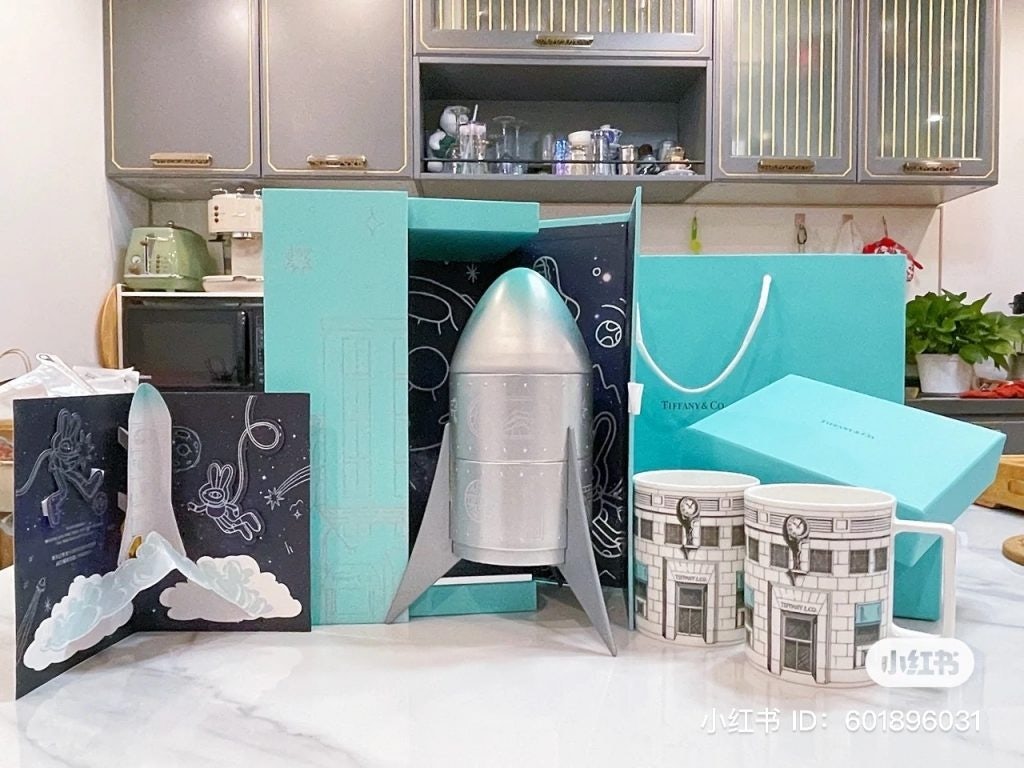 Tiffany sent VIP customers a space-themed gift box for the 2021 Mid-Autumn Festival. Photo: Xiaohongshu