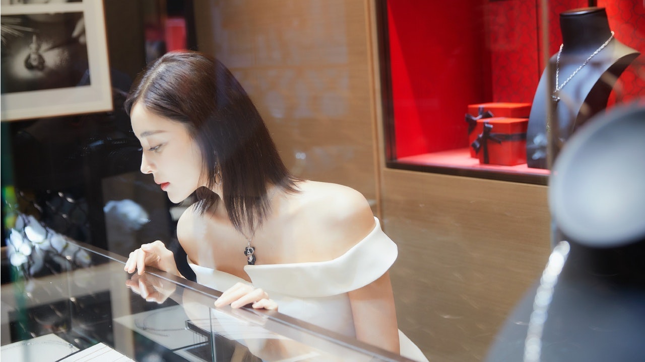 Contrary to the West, China’s upper and middle classes are expanding and getting richer. What does this mean for luxury retail in the country? Photo: Shutterstock