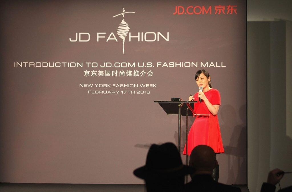 General Manager of International Business Development for JD.com's Apparel and Home Furnishing Business Unit Belinda Chen speaks at the Introduction of JD.com Fashion Mall at Pier 59 Studios on February 17, 2016 in New York City. Image via VCG.