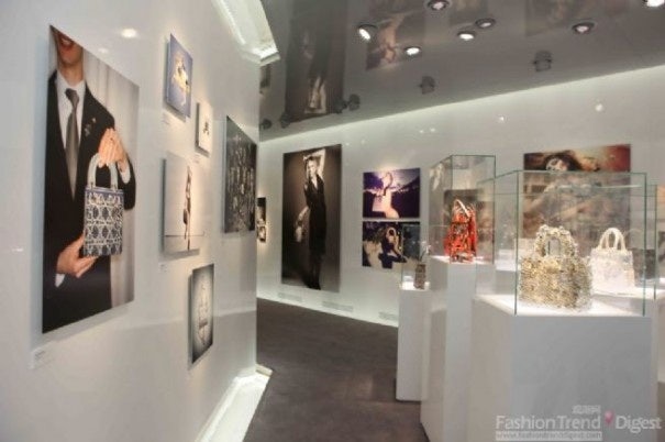 Exhibition inside new Dior flagship (Photo: Fashion Trend Digest)