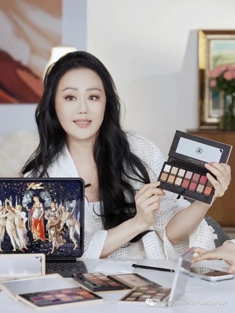 Teresa Cheung introduces Anastasia Beverly Hills’ “Modern Renaissance” eyeshadow palette during a livestream show on Xiaohongshu. Photo: Cheung’s official WeChat account