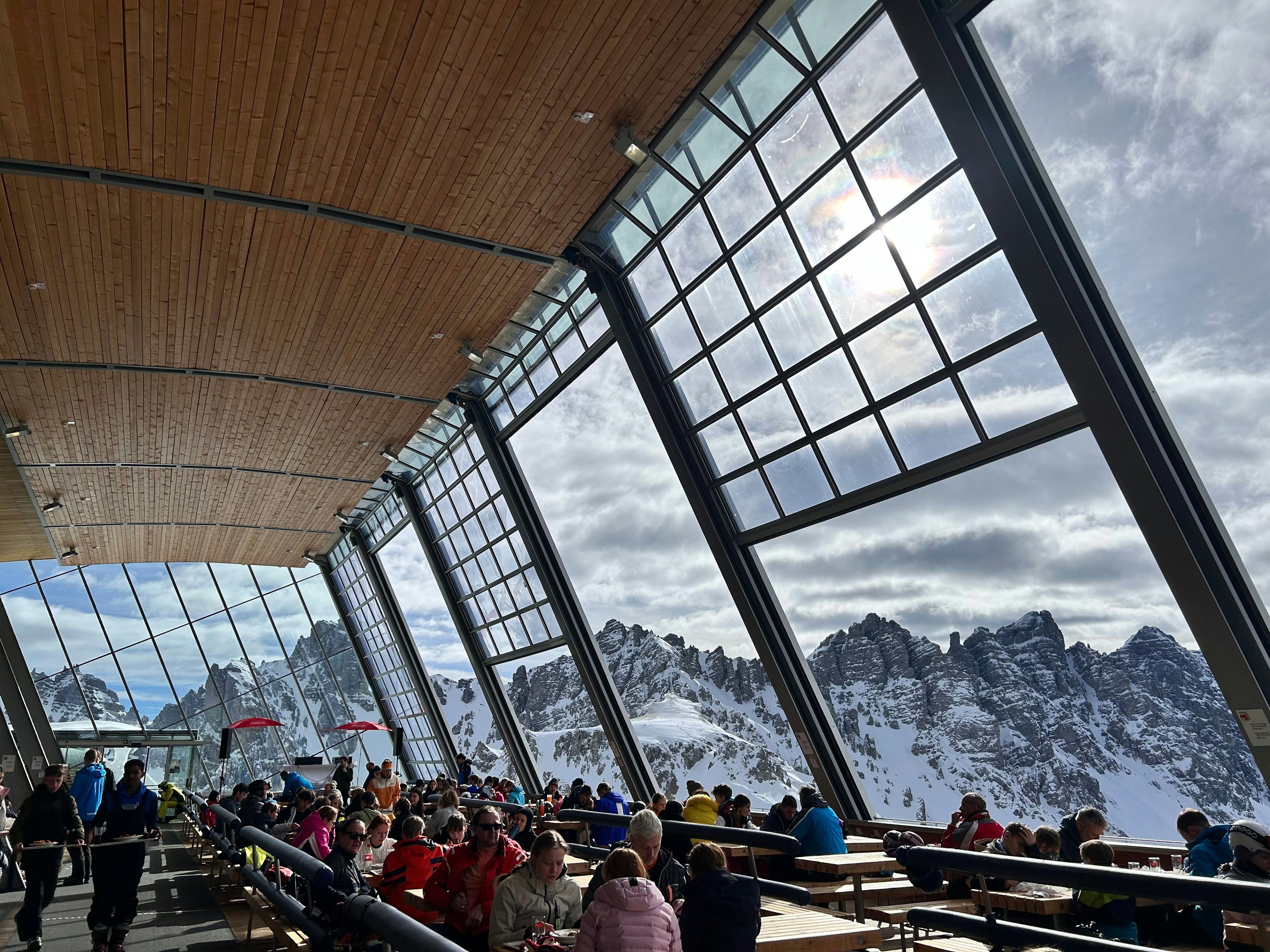 The Hoadl-Haus restaurant at Axamer Lizum ski resort in Innsbruck, Austria， offers stunning vistas for the après-ski crowd. Photo: Jing Daily