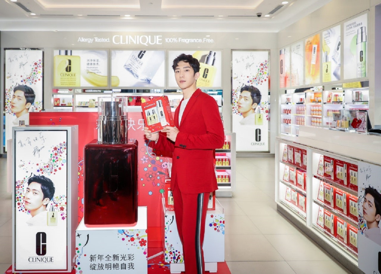 On set: Jing Boran showcases the limited-edition Clinique set bearing his name