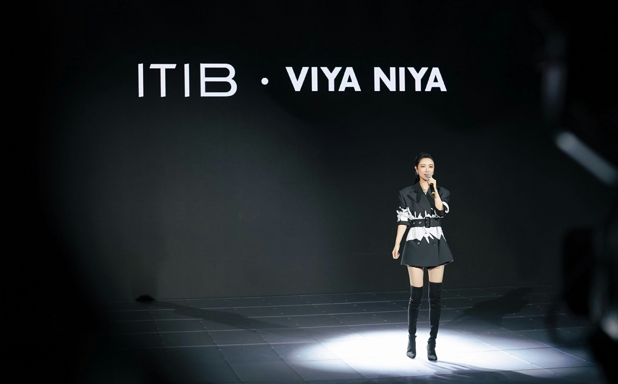 Dressed in Helen Lee for ITIB x Viya Niya, top livestreamer hosted the runway for the launch of her fashion brand. Photo: Helen Lee