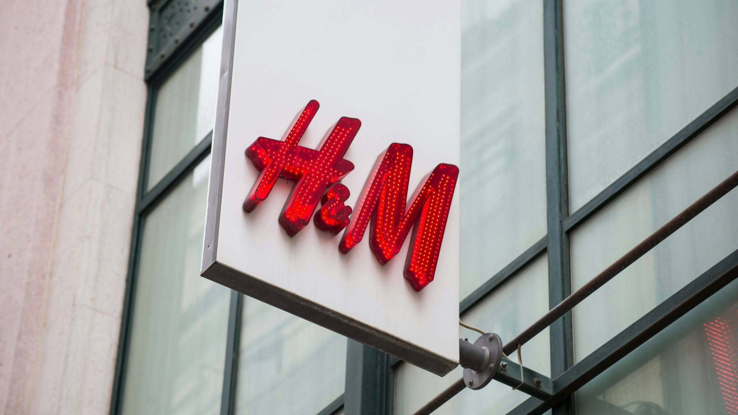 H&M has returned to Alibaba's Tmall platform 16 months after the Xinjiang backlash. But can the fast fashion company ever win back local shoppers? Photo: Shutterstock