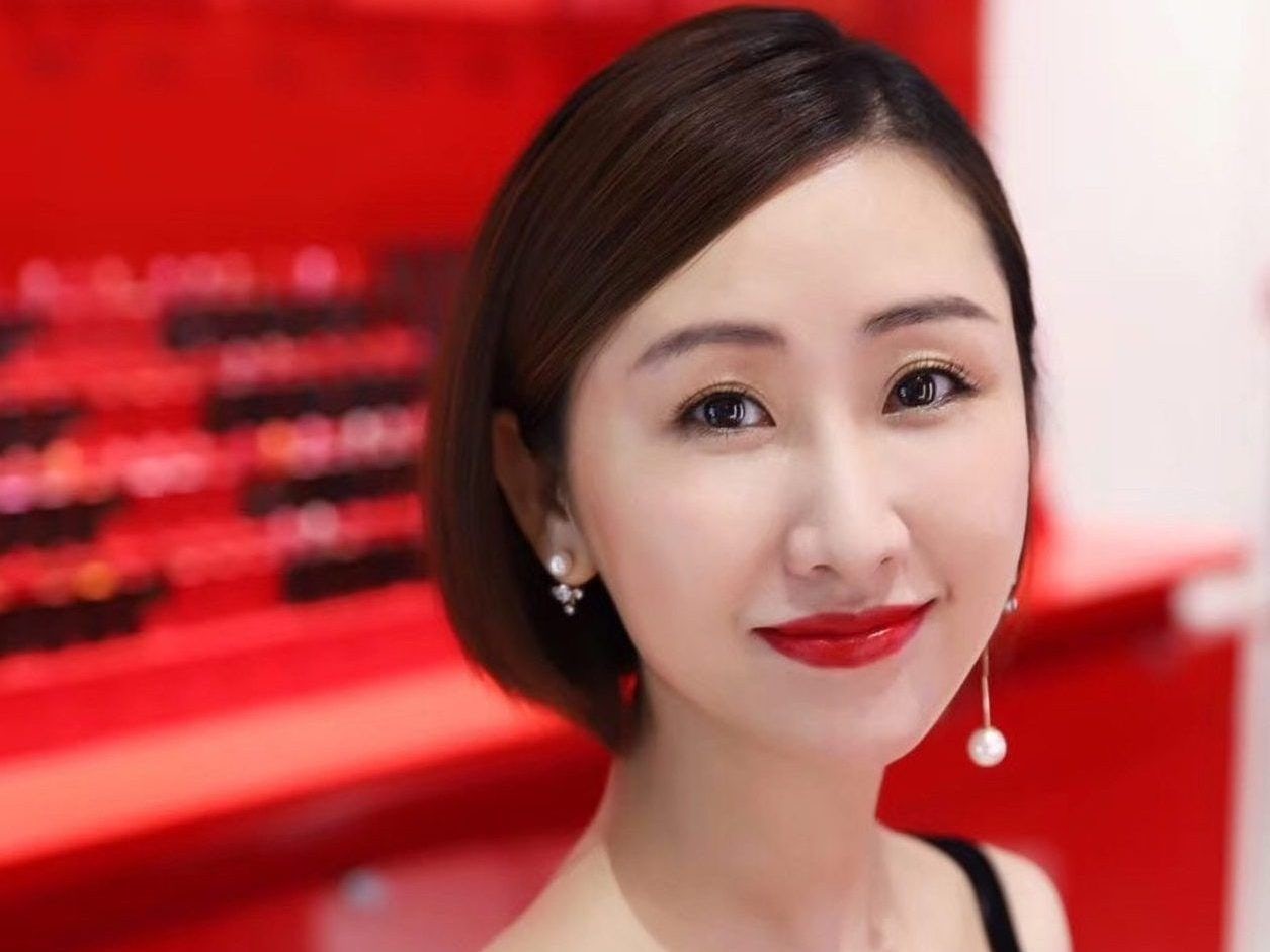 The Secret to Fashion Blogger Becky Li's Magical Ability to Sell