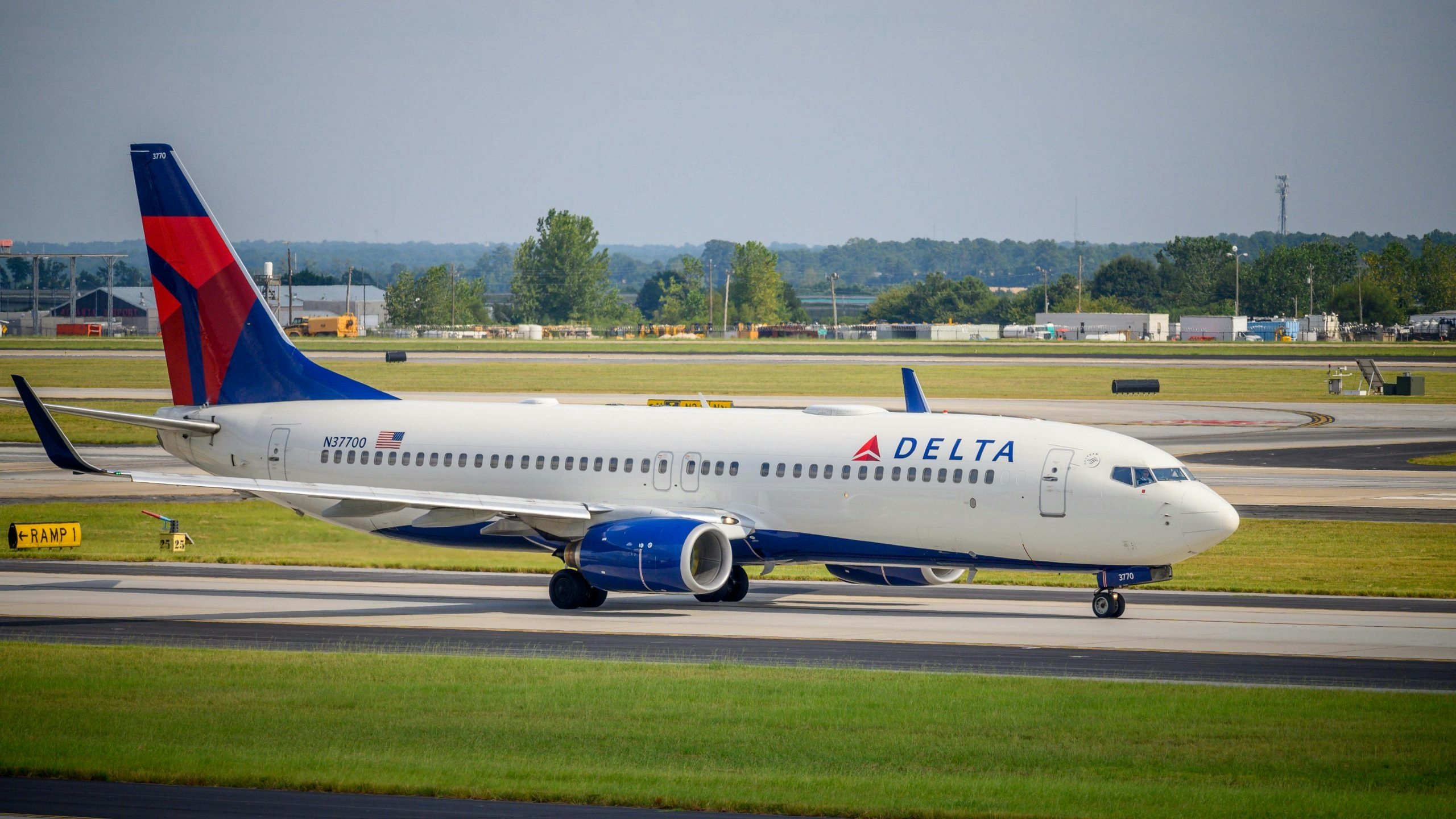 Delta Air Lines sparked outrage after announcing a major overhaul of its loyalty program. When clients feel that they are not loved, a breakup is imminent. Photo: Shutterstock