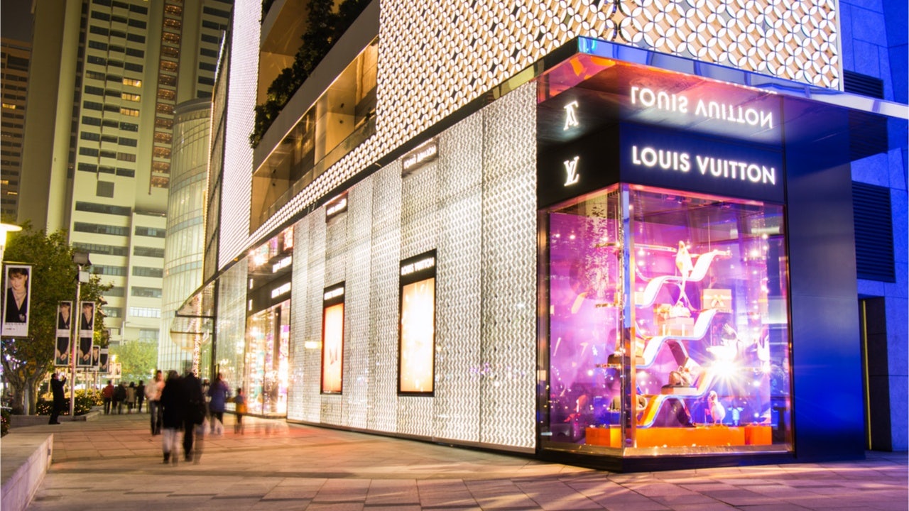 Thanks to its popular Shanghai show, the Qixi festival, and local spending, Louis Vuitton’s Shanghai flagship store might have broken a monthly sales record.
Photo: Shutterstock 