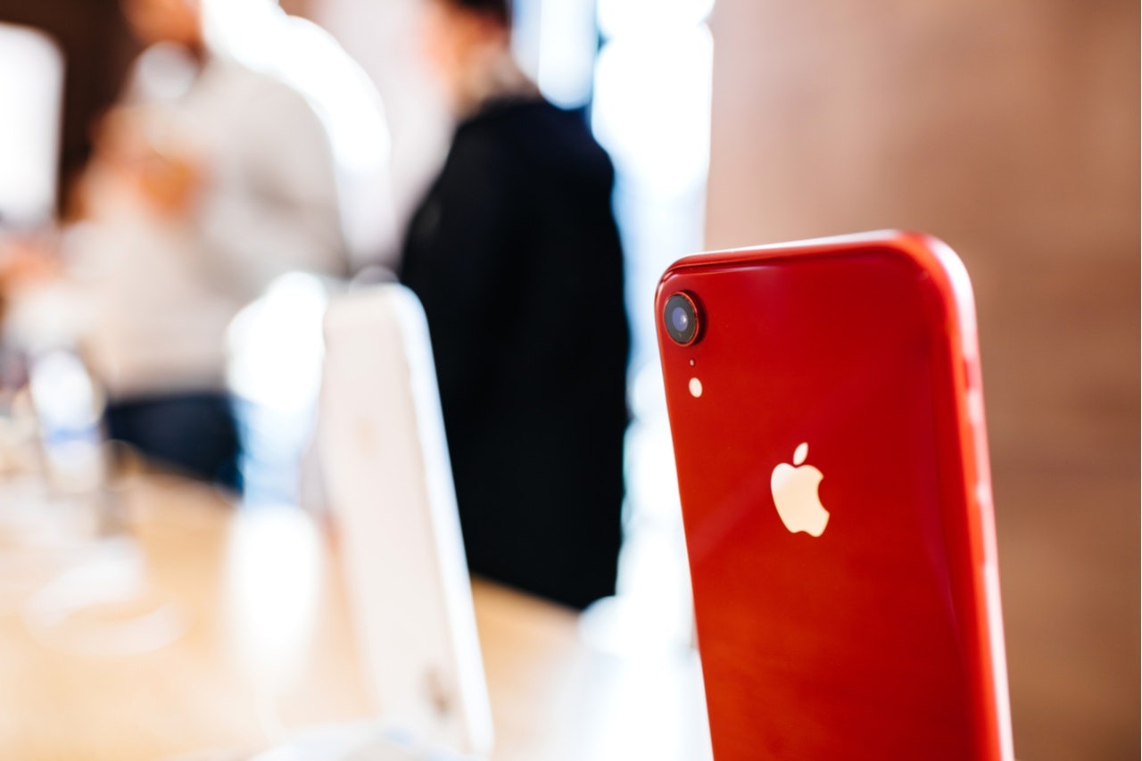 Chinese iPhone sellers conducted a significant price markdown on three of the latest iPhone models after Apply slashed its sales predictions. Photo: Shutterstock