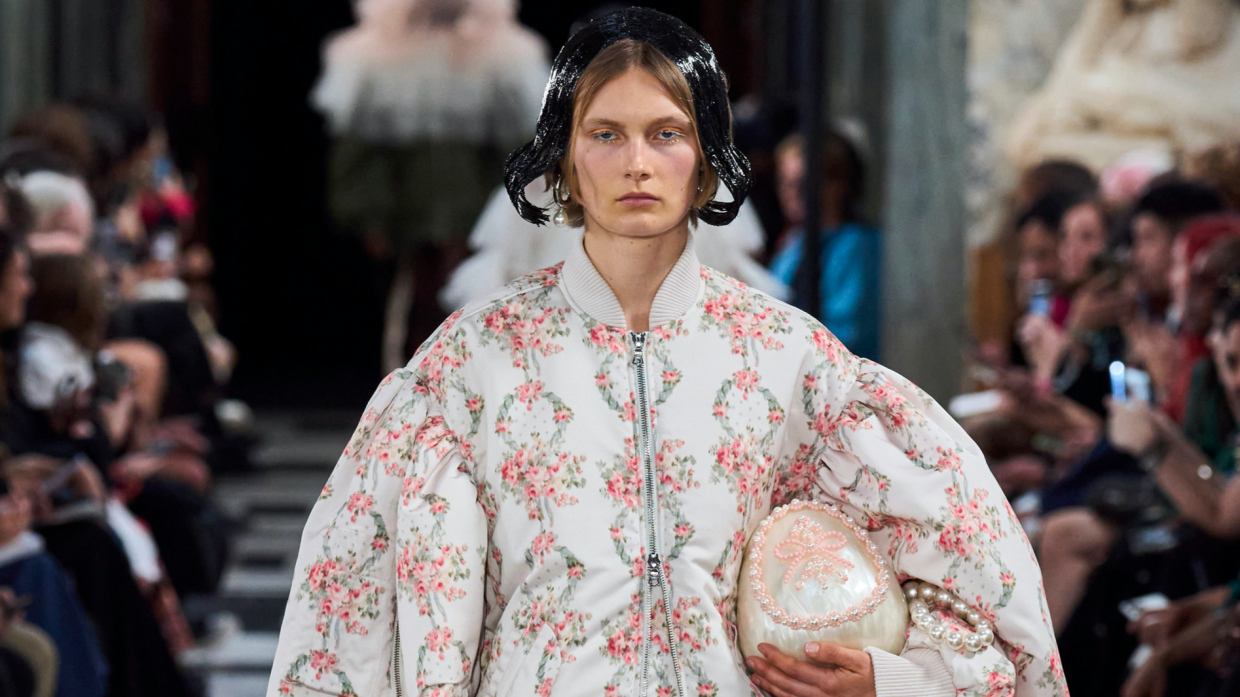 The Simone Rocha Spring 2023 show was one favorite among Chinese netizens.