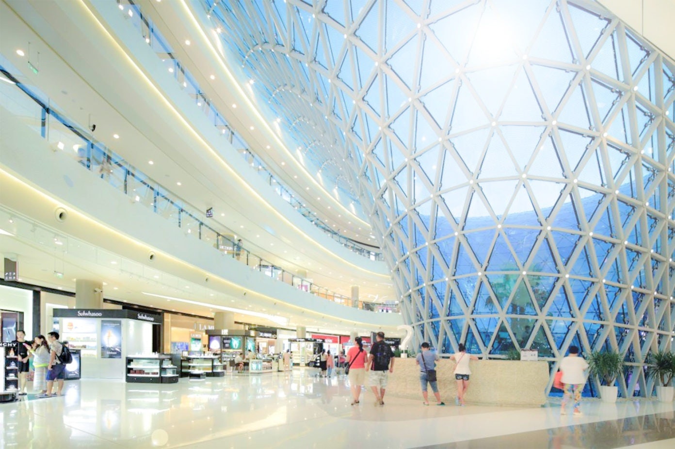 China is trying to keep duty-free spending at home with the CDF Mall in Sanya, Hainan province. Photo: CDF Mall
