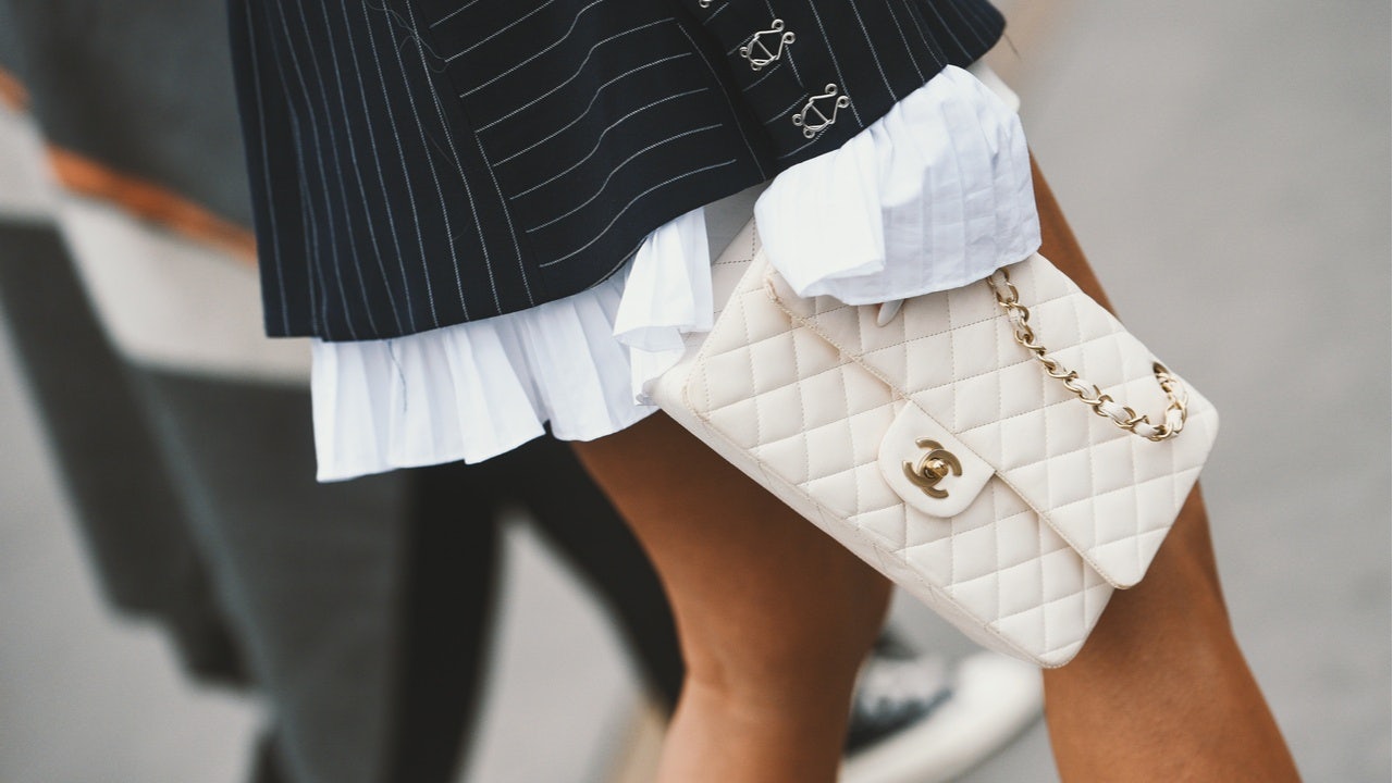 Chinese consumers contend that the pricing of Chanel will approach Hermès after this round of price increase. Photo: Shutterstock. 