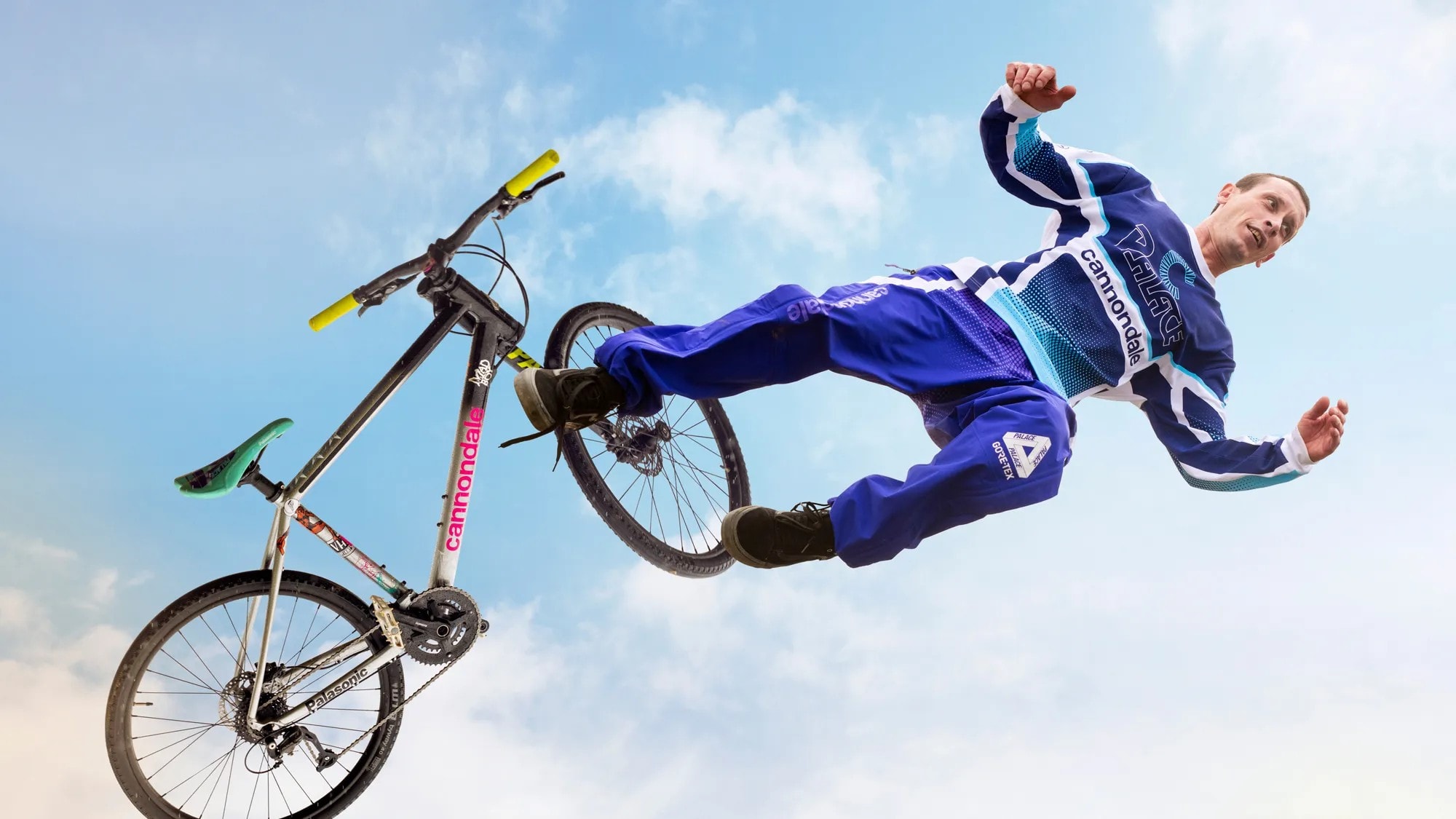 Is luxury missing out on China's cycling boom? | Jing Daily Is luxury missing out on China's cycling boom? | Jing Daily